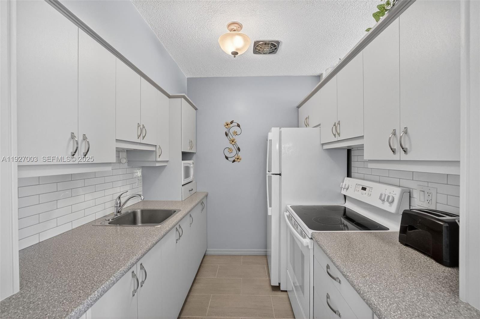 800 SW 10th Terrace 11T — photo 8