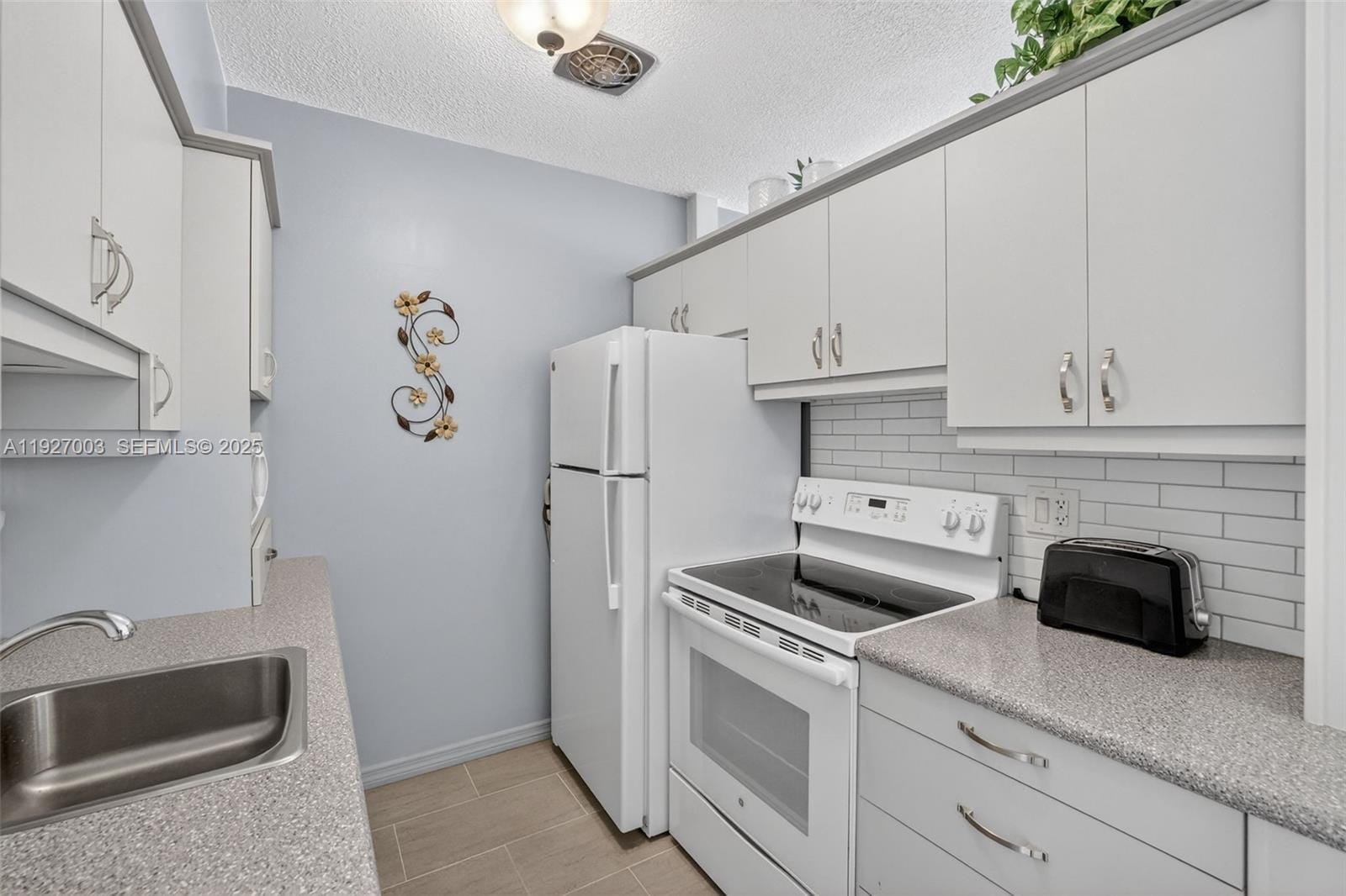 800 SW 10th Terrace 11T — photo 10