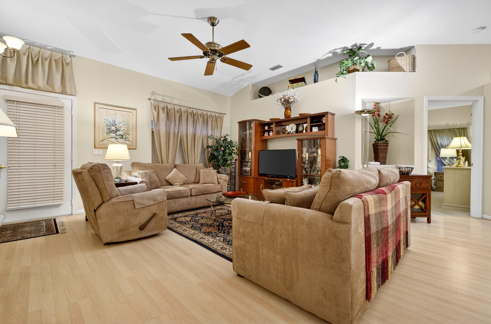 452 NW Turin Court — photo 4