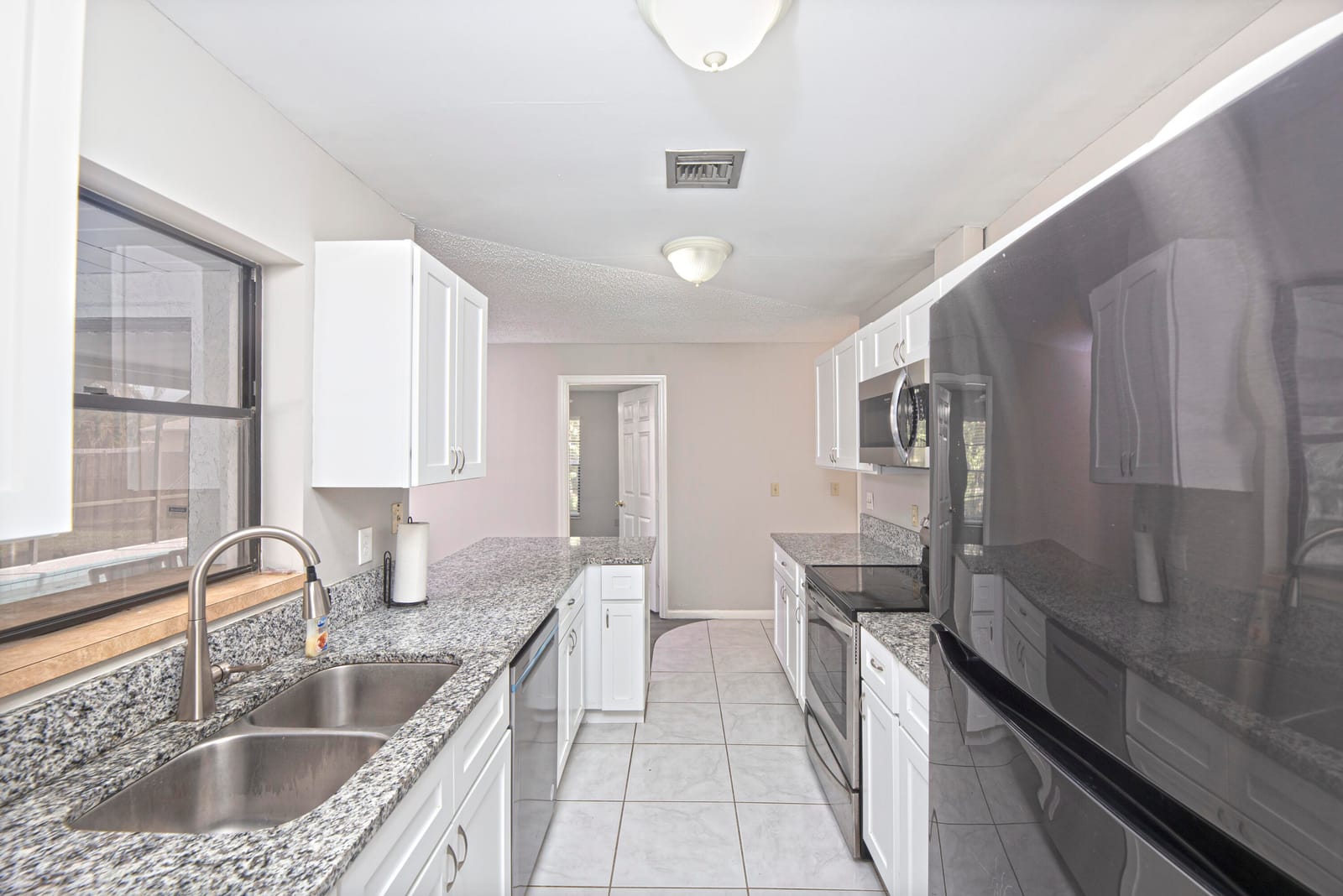183 SW Airview Avenue — photo 12