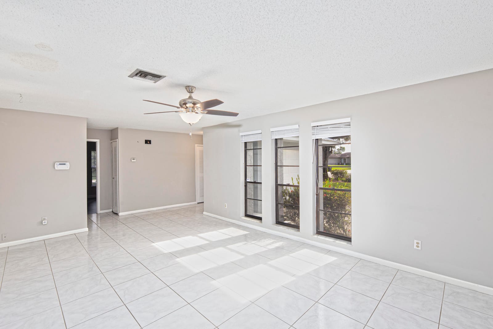 183 SW Airview Avenue — photo 7
