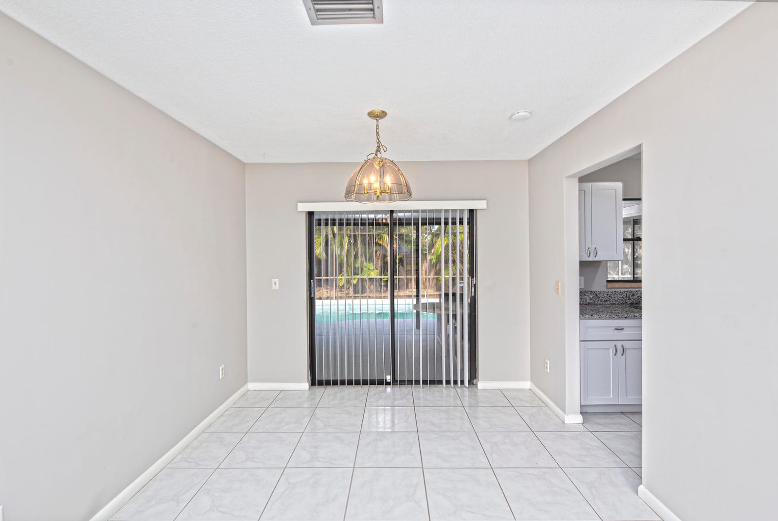 183 SW Airview Avenue — photo 10