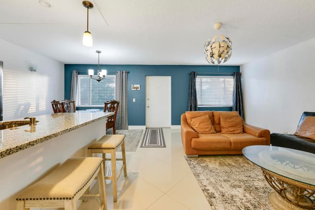 3100 Springdale Boulevard 314, Palm Springs, FL 33461