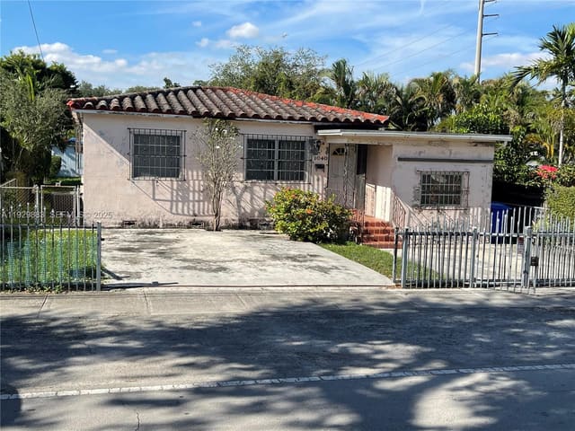 1040 NW 28th Avenue, sold in Grapeland Center, Miami, FL