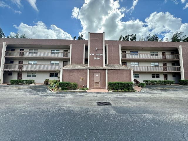 7060 Nova Drive 306C, sold in Nova Gardens Condo, Davie, FL