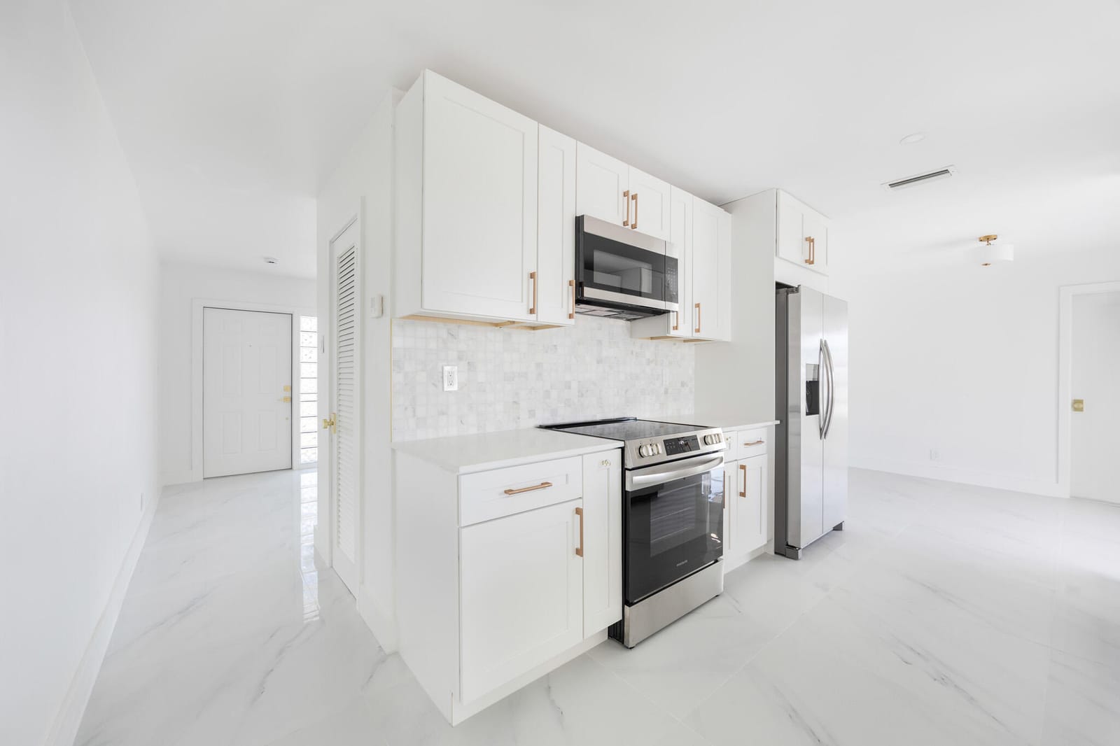 8508 NW 59th Place — photo 5