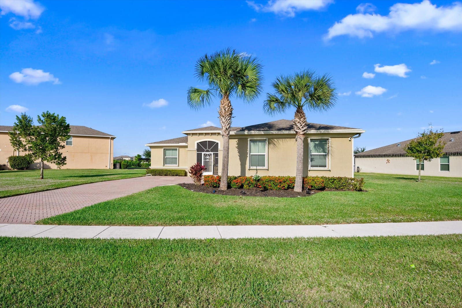 911 Bent Creek Drive, Fort Pierce, FL 34947 photo 2