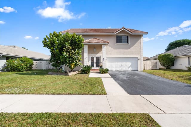 520 Sumter Avenue, sold in Shenandoah Sec Four, Davie, FL