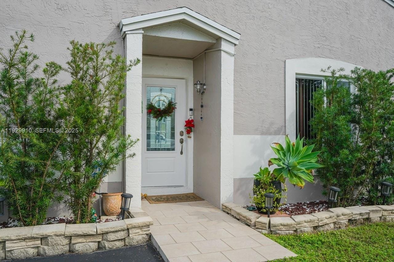 19907 NW 67th Court, Hialeah, FL 33015 photo 4