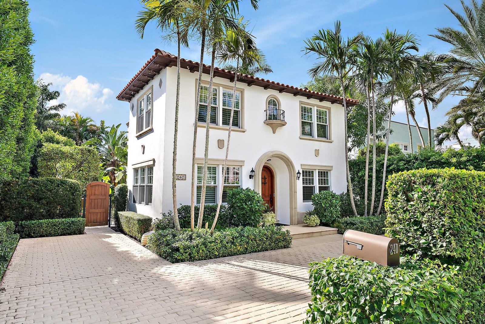 240 Seabreeze Avenue, Palm Beach, FL 33480 photo 2