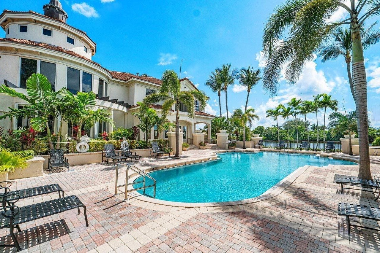 2105 Tuscany Way 2105, Boynton Beach, FL 33435