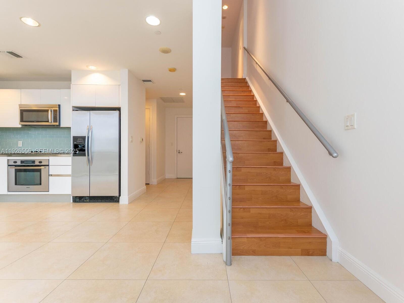 1050 Brickell Avenue 606 — photo 11