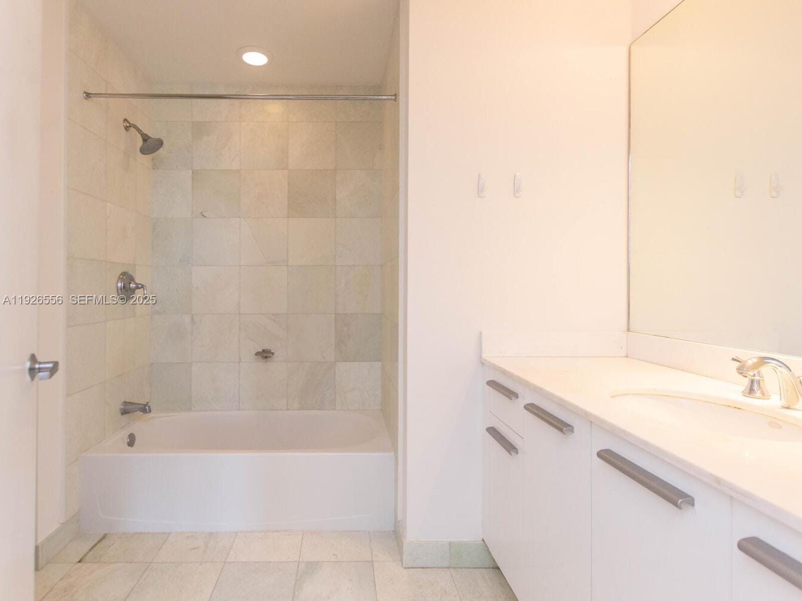 1050 Brickell Avenue 606, Miami, FL 33131 photo 19