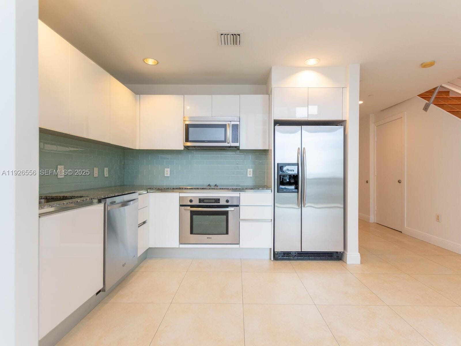 1050 Brickell Avenue 606 — photo 4