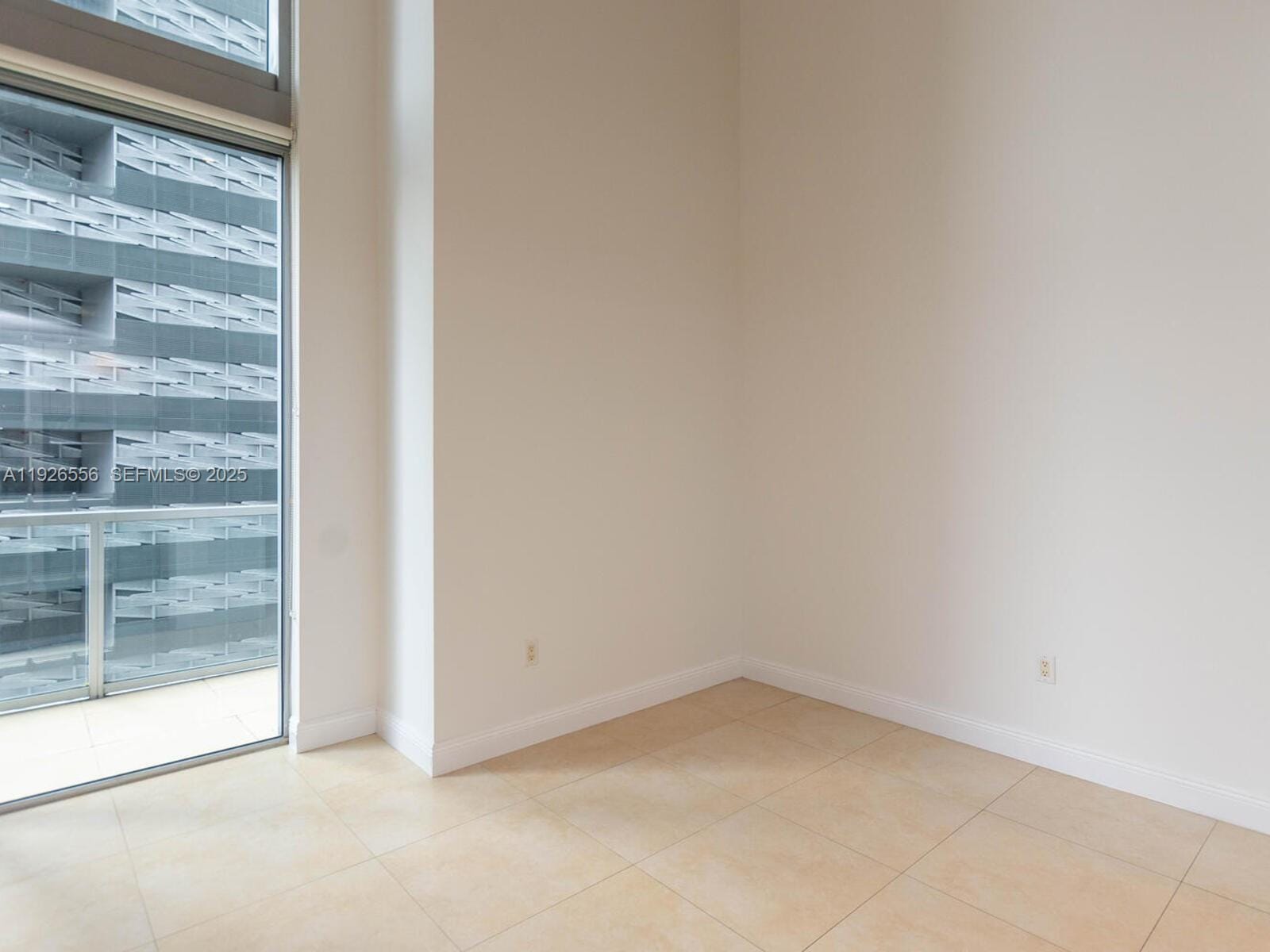 1050 Brickell Avenue 606 — photo 7