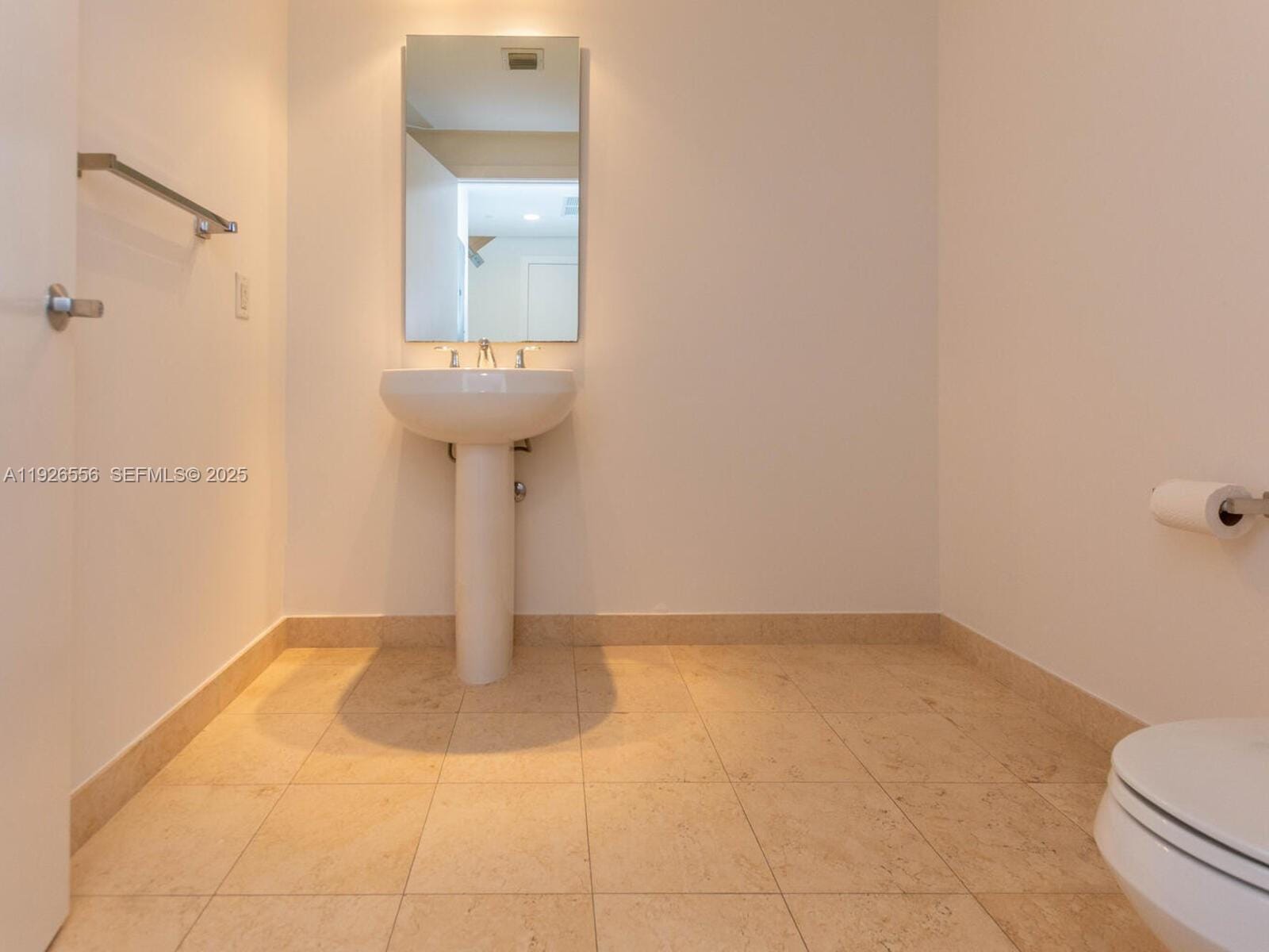 1050 Brickell Avenue 606 — photo 10