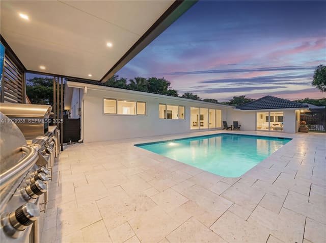 8451 Dundee Terrace, sold in Miami Lakes-Lake Glenn El, Miami Lakes, FL