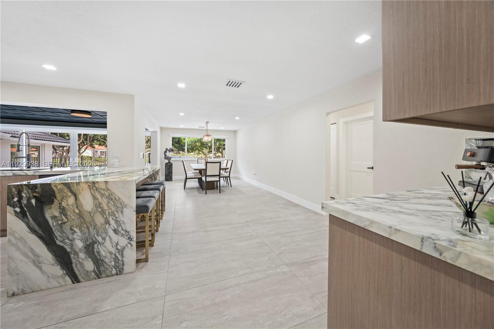 8451 Dundee Terrace, Miami Lakes, FL 33016 photo 19