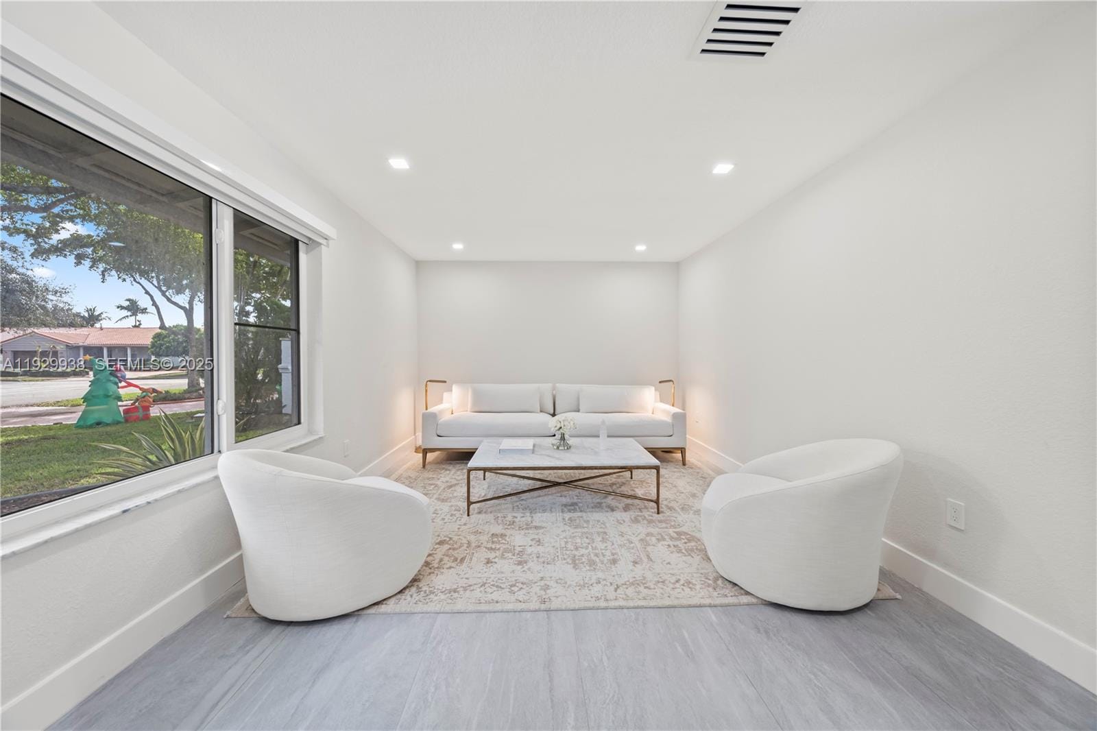 8451 Dundee Terrace, Miami Lakes, FL 33016 photo 9