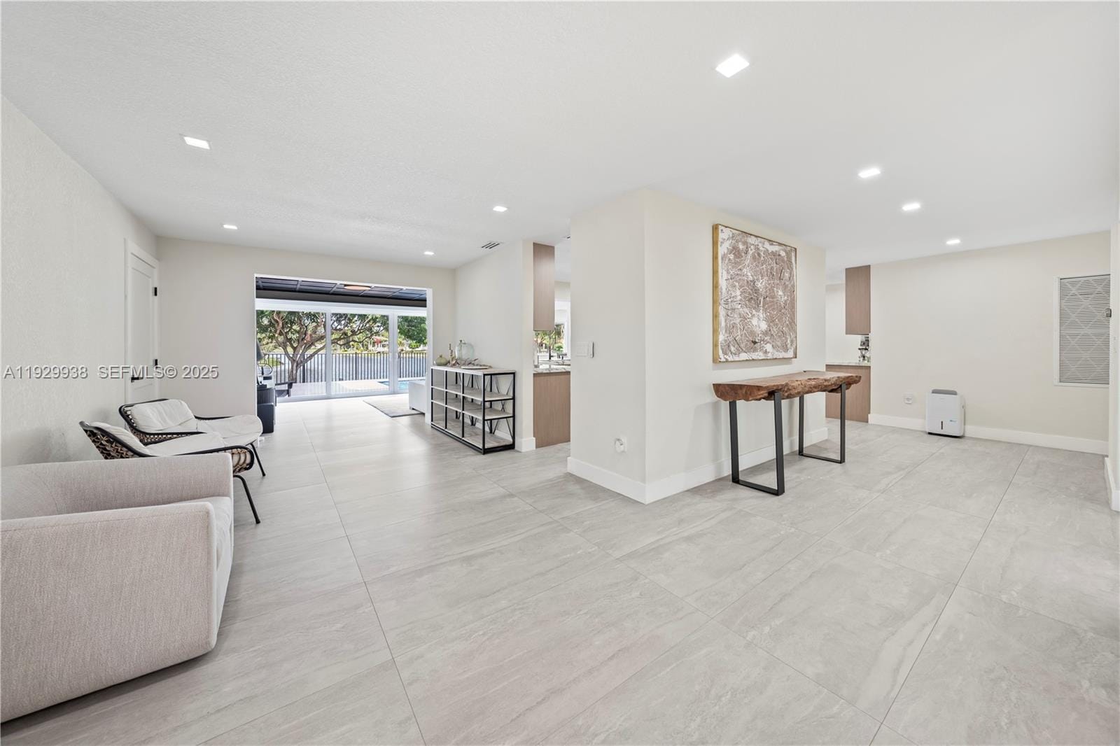 8451 Dundee Terrace, Miami Lakes, FL 33016 photo 10