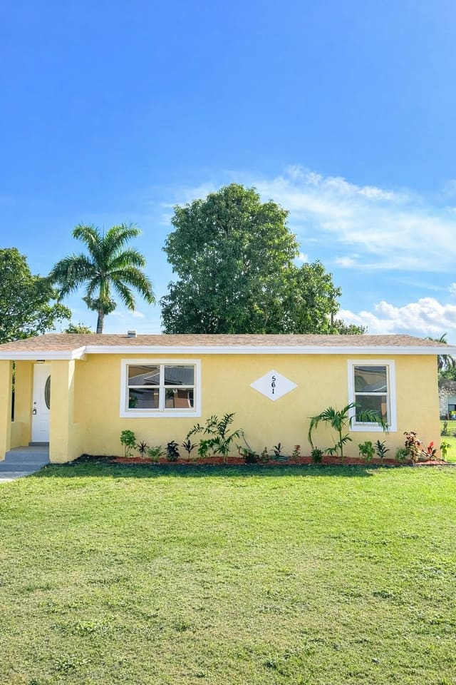 561 14th Street, Belle Glade, FL 33430