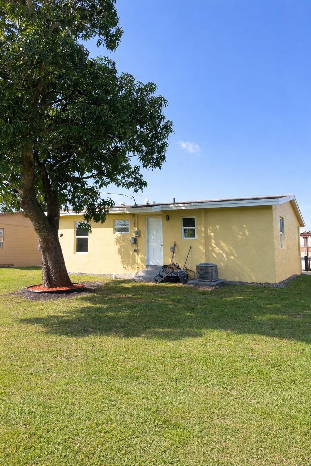 561 14th Street, Belle Glade, FL 33430 photo 4