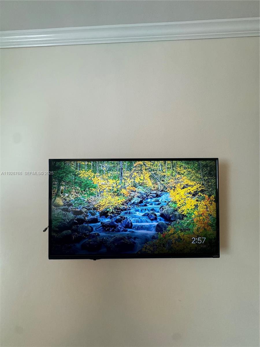 401 Collins Avenue 21 — photo 12