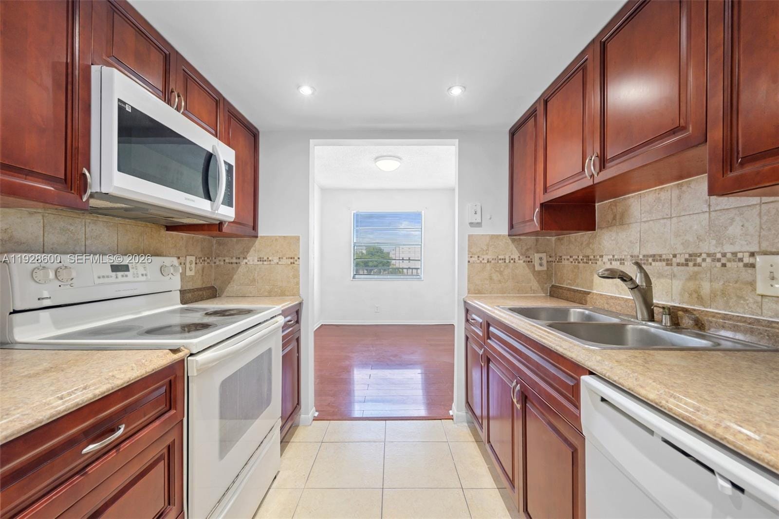 500 NE 2nd Street 317 — photo 5