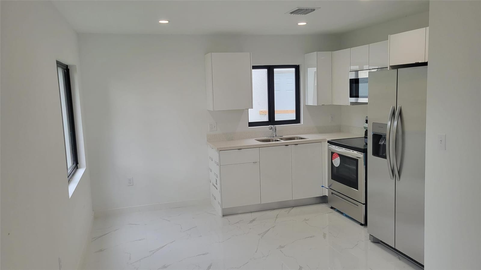 1836 NW 70th Street — photo 5