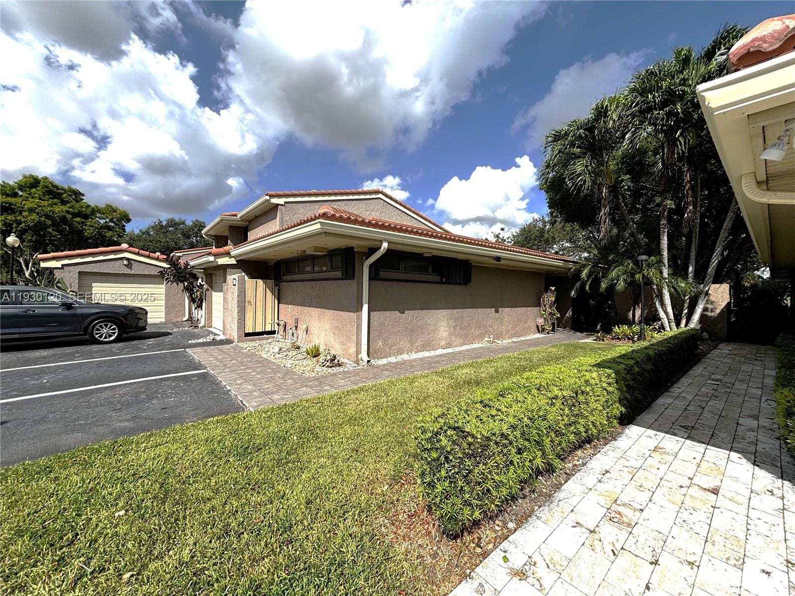 2001 S Saint Andrews Road 121, Hollywood, FL 33021 photo 2