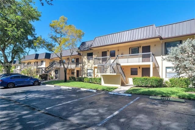 9173 NW 1st Court 202, Pembroke Pines, FL 33024