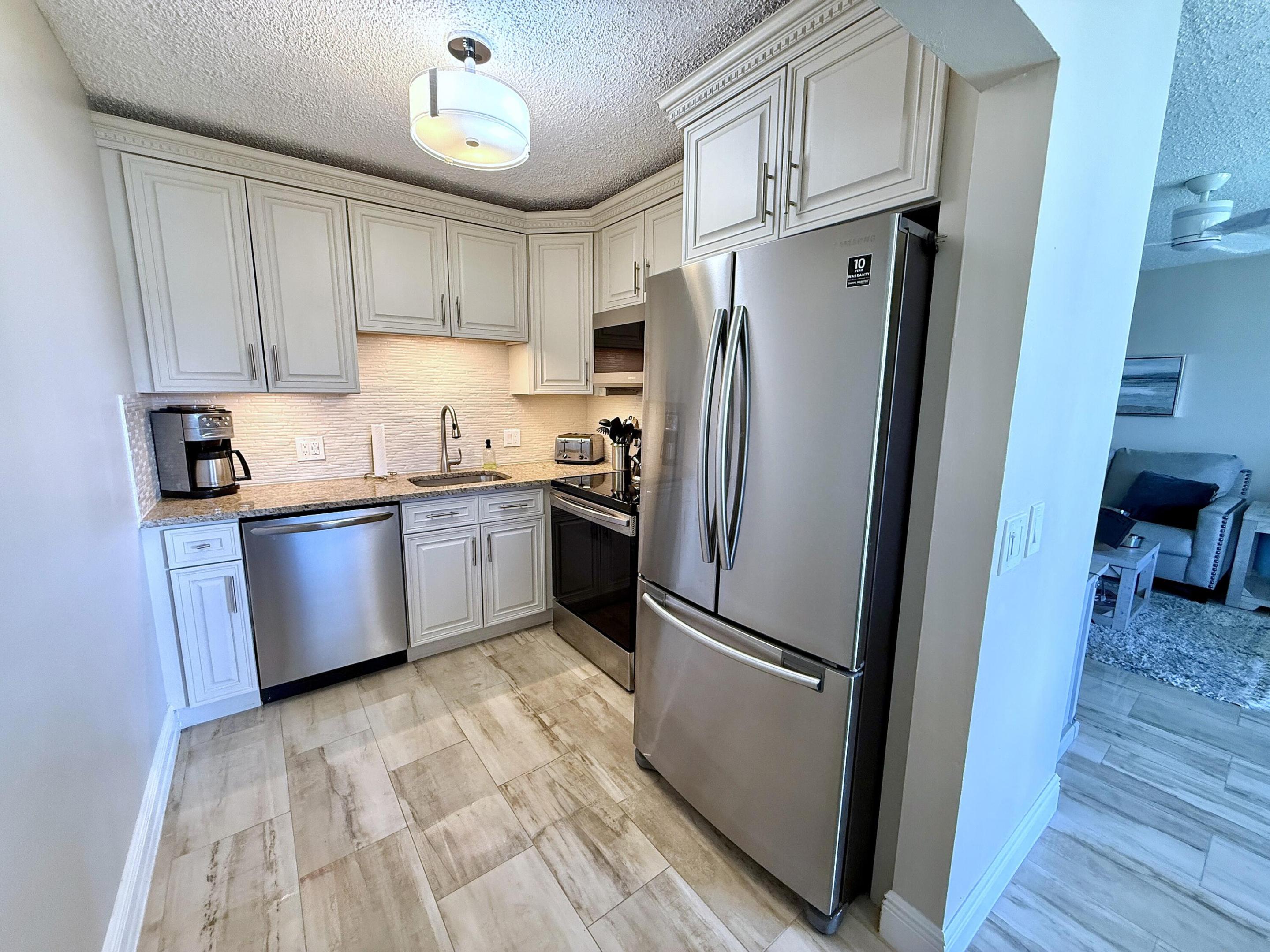 359 Oakridge T — photo 3