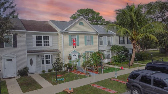 314 Georgian Park Drive, sold in Georgian Park, Jupiter, FL