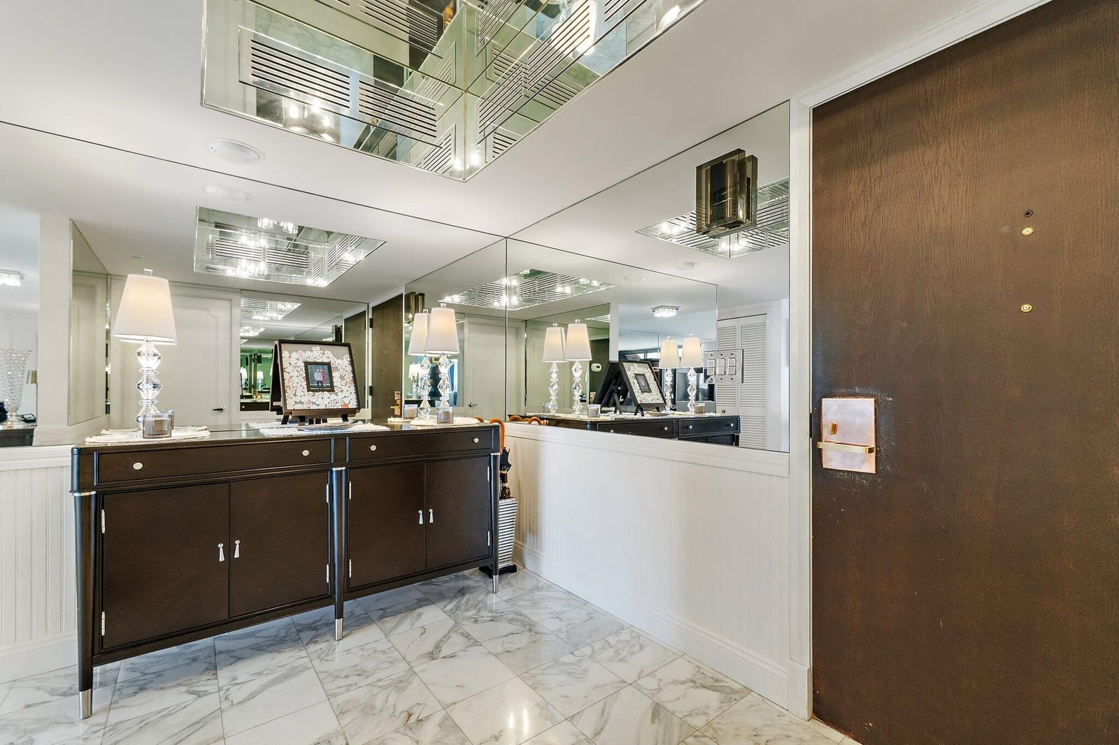 100 Lakeshore Drive 457 — photo 4