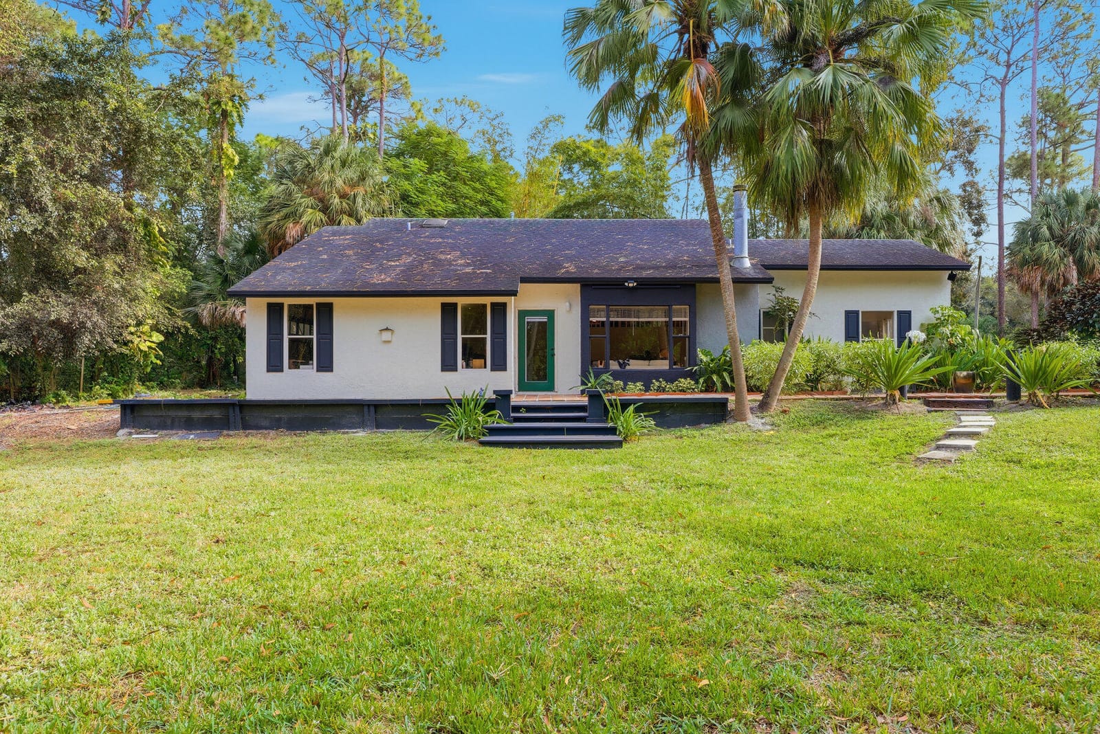17251 38th Road N, Loxahatchee, FL 33470