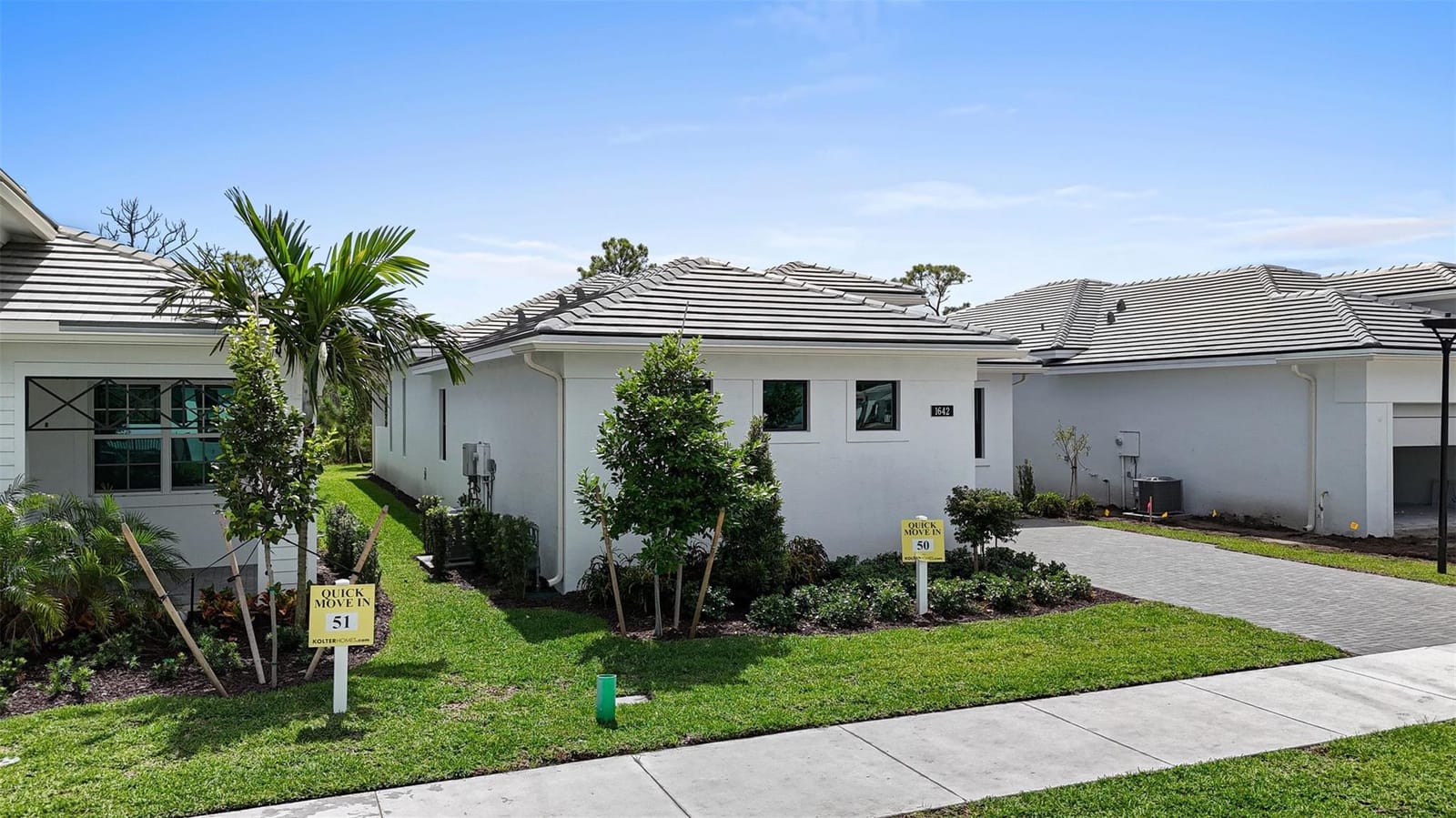 1642 SE Blue Sky Place — photo 4