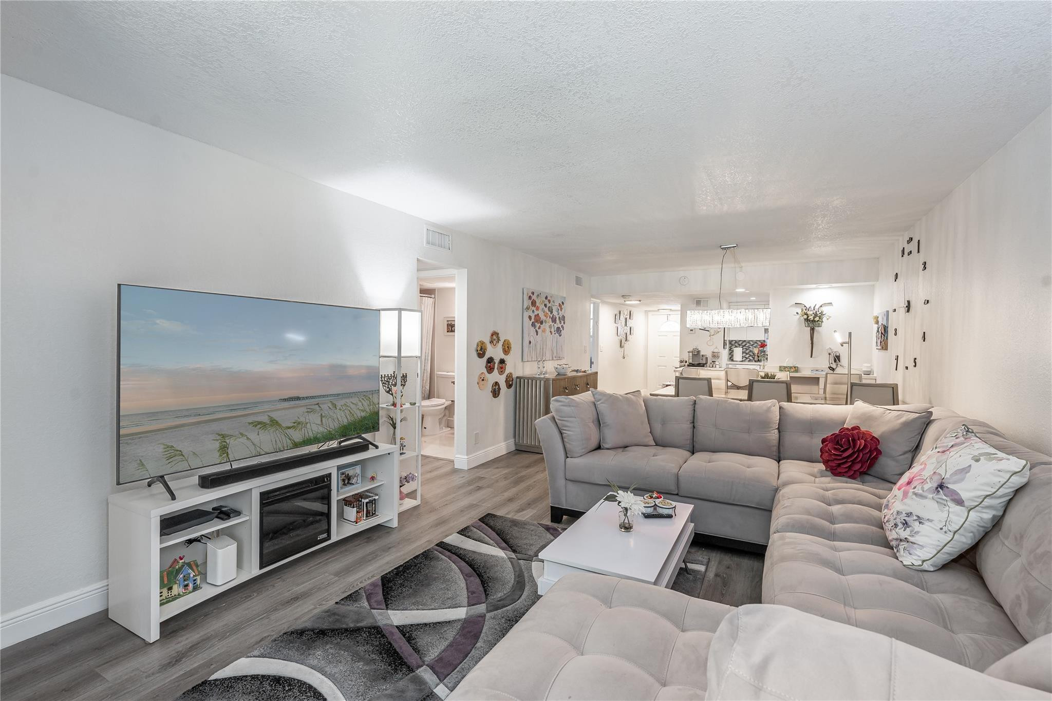 8901 S Hollybrook Boulevard 201, Pembroke Pines, FL 33025, Pembroke Pines