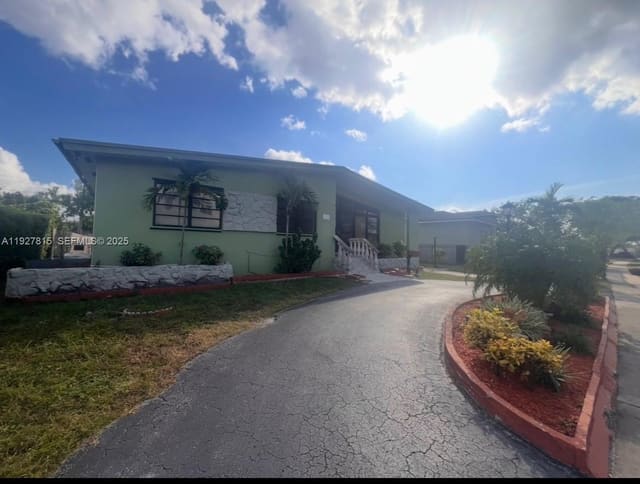 8220 SW 29th Street, Miami, FL 33155