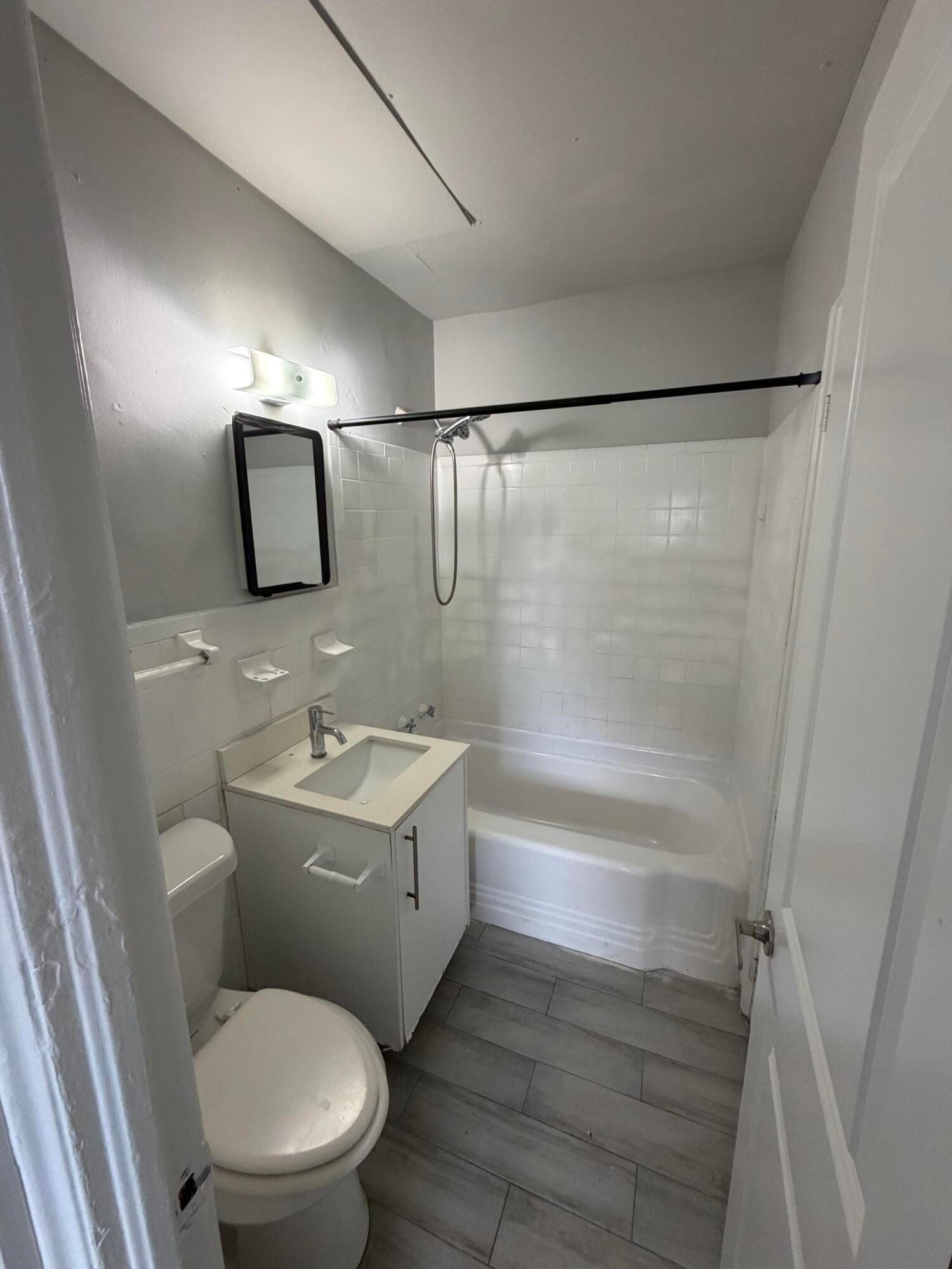 2722 Poinsettia Avenue 16 — photo 5