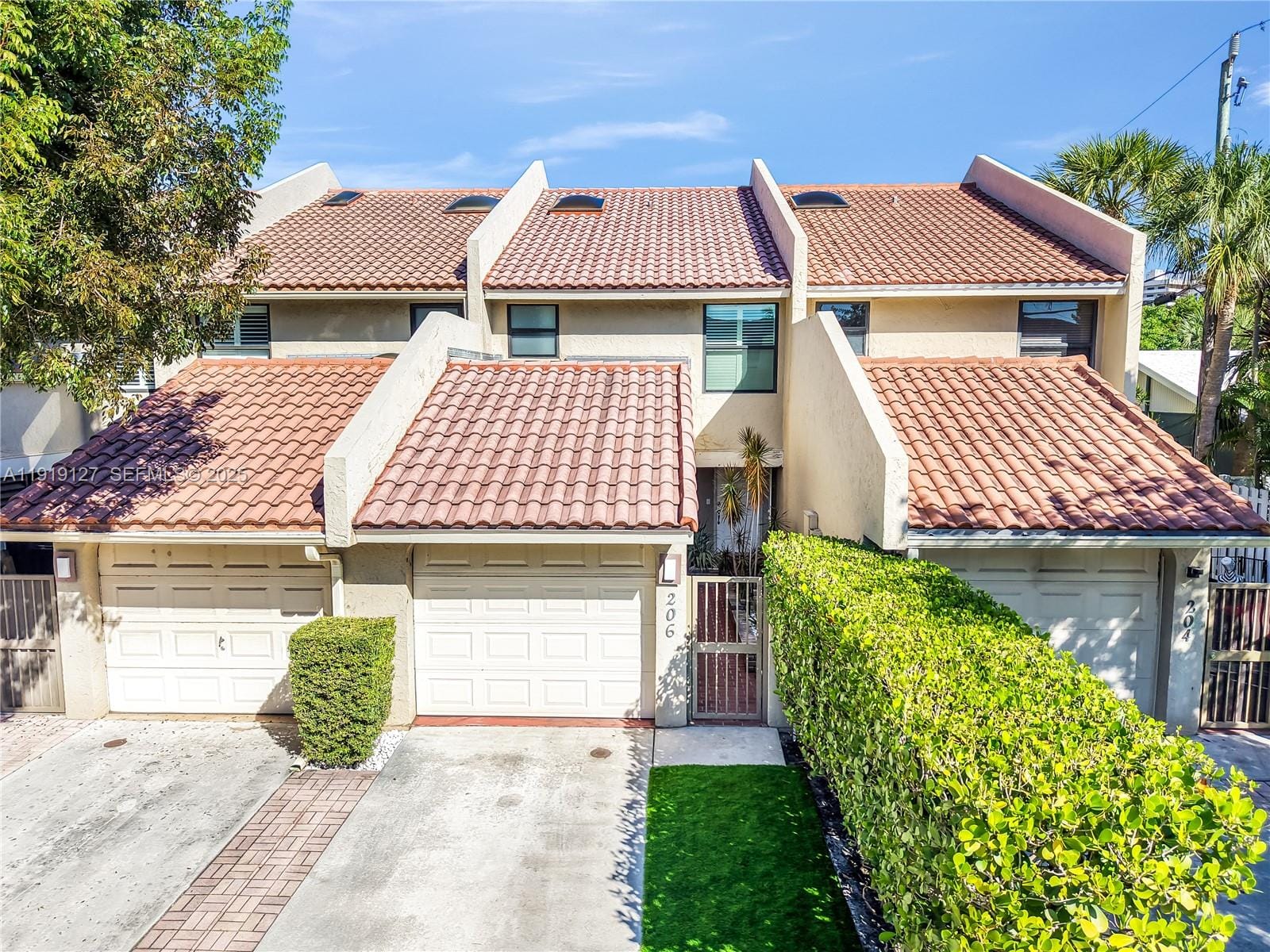 206 Washingtonia Avenue, Lauderdale-By-The-Sea, FL 33308
