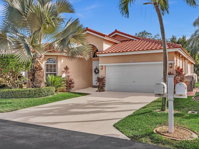 3580 Canary Palm Court, sold in Palm Aire Oaks Course Est, Pompano Beach, FL