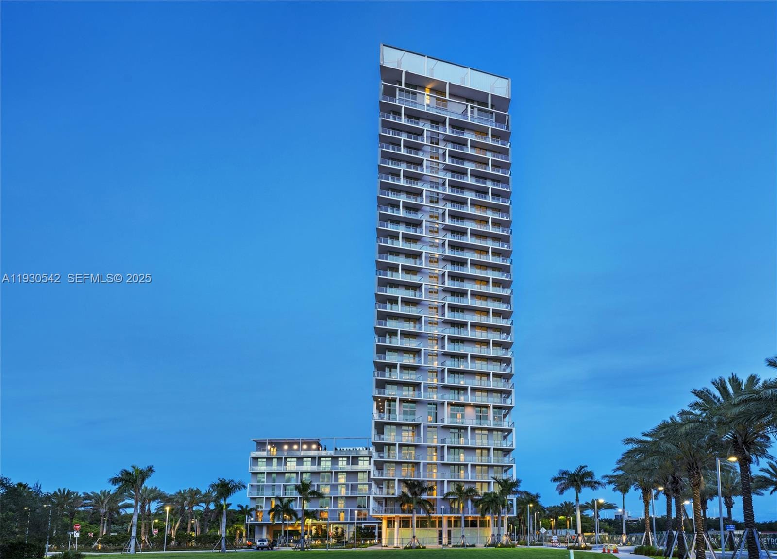 2000 Metropica Way 2108, Sunrise, FL 33323 photo 25