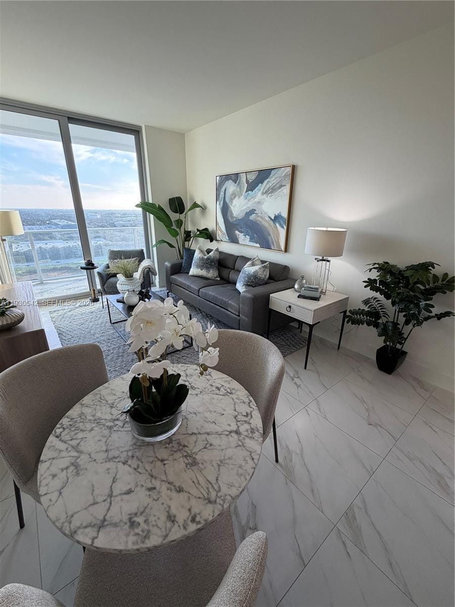 2000 Metropica Way 2108 — photo 6