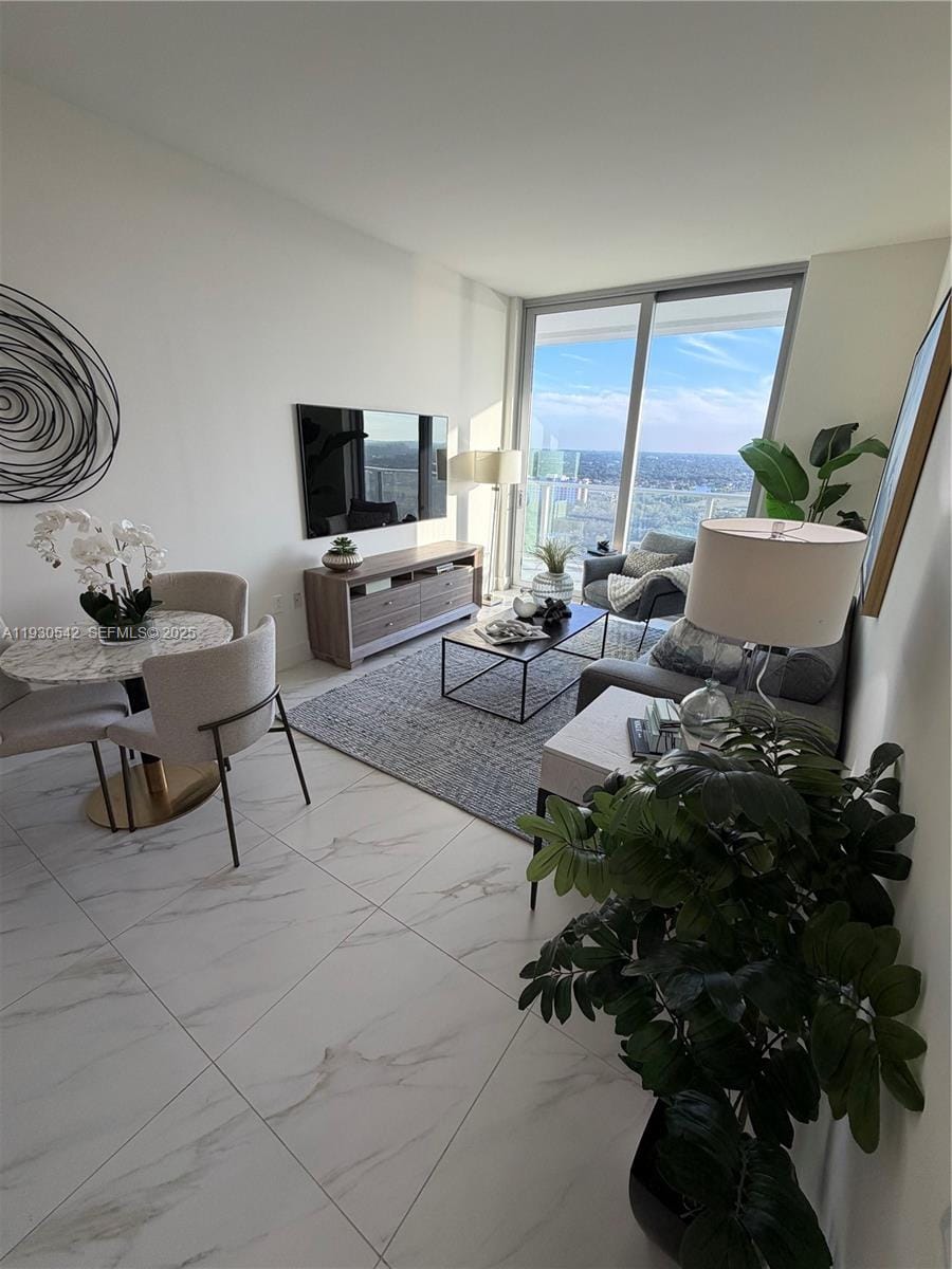 2000 Metropica Way 2108 — photo 7