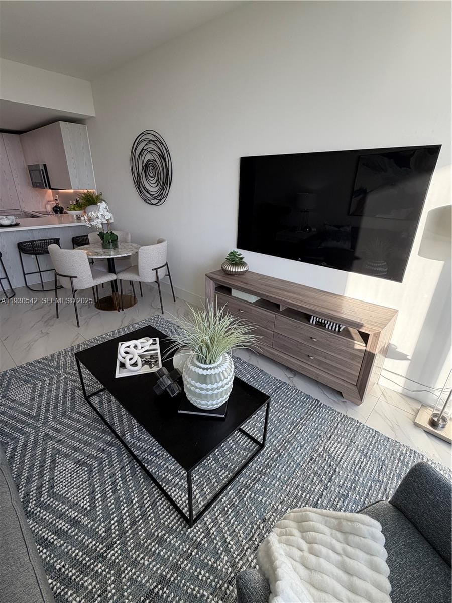 2000 Metropica Way 2108 — photo 9