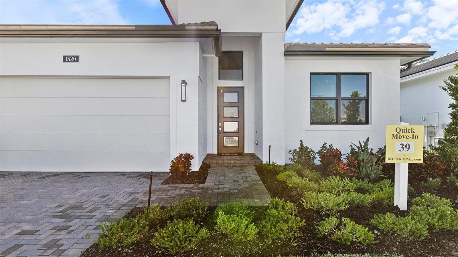 1520 SE Savoy Way — photo 4