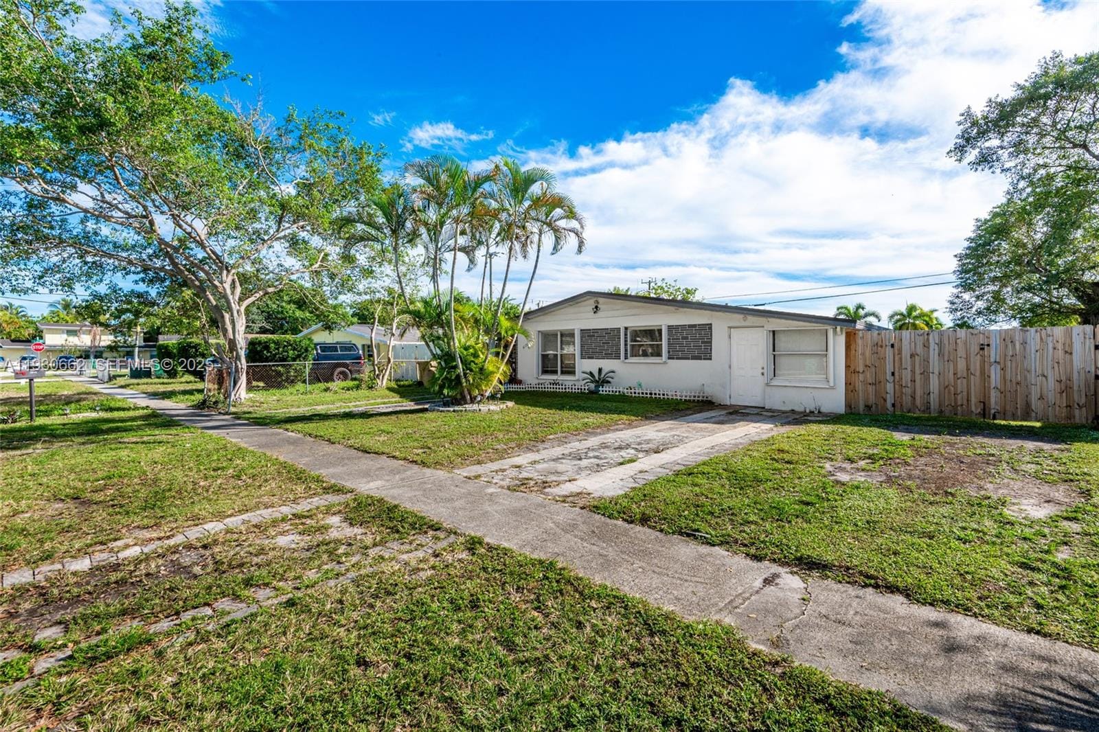 6120 SW 38th Street, Davie, FL 33314