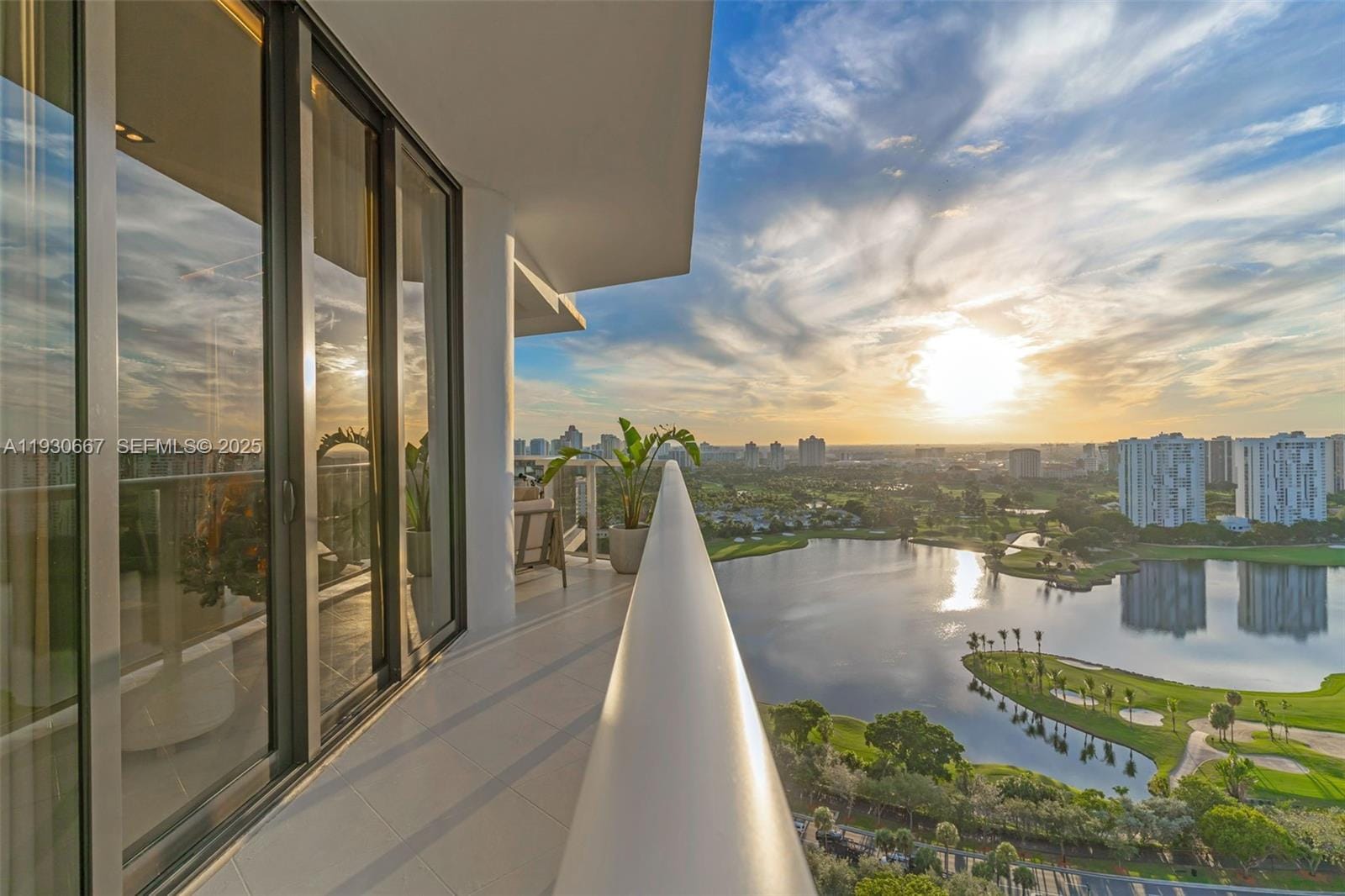 20281 E Country Club Drive TW7, Aventura, FL 33180 photo 2
