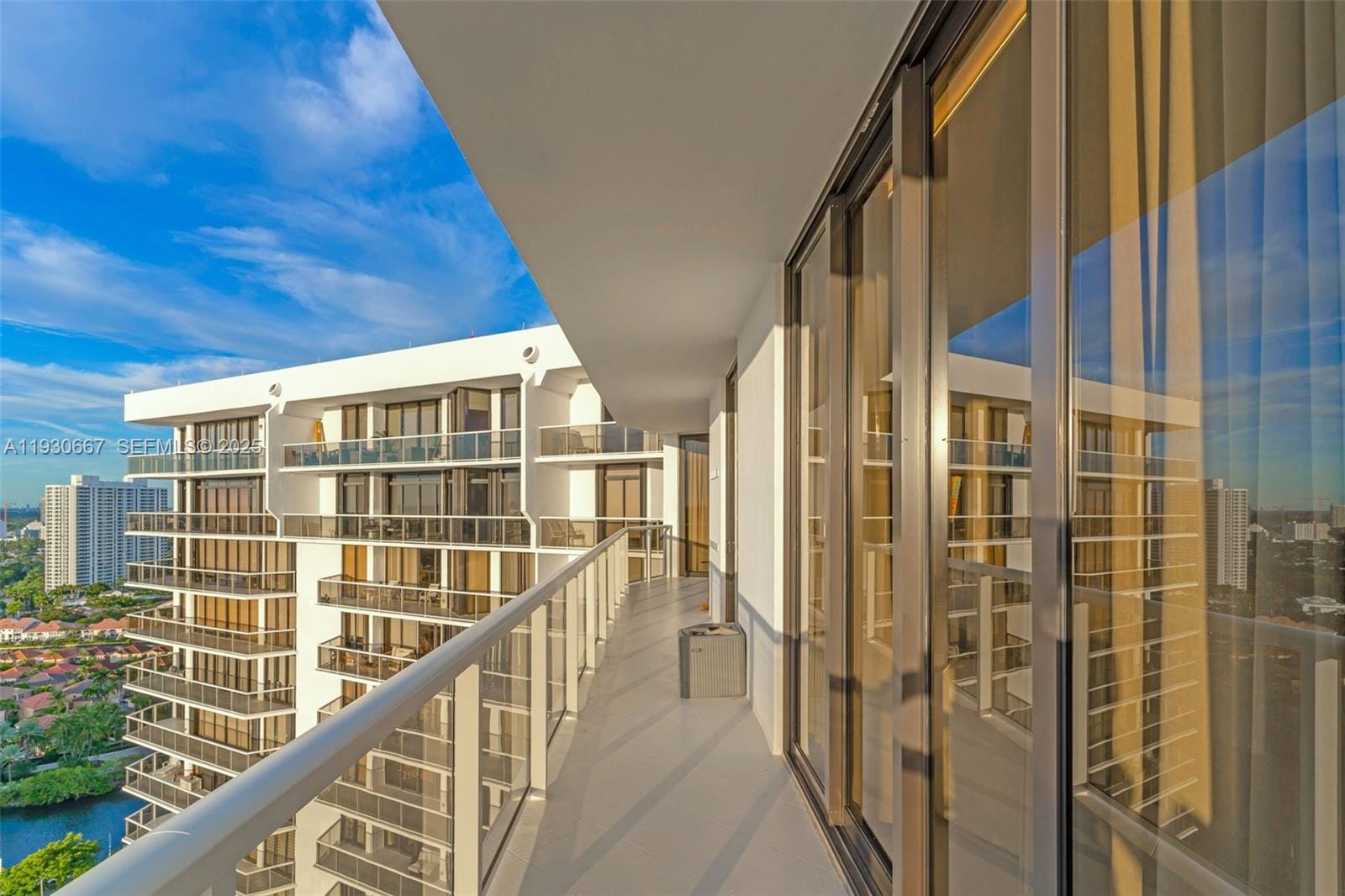 20281 E Country Club Drive TW7, Aventura, FL 33180 photo 3