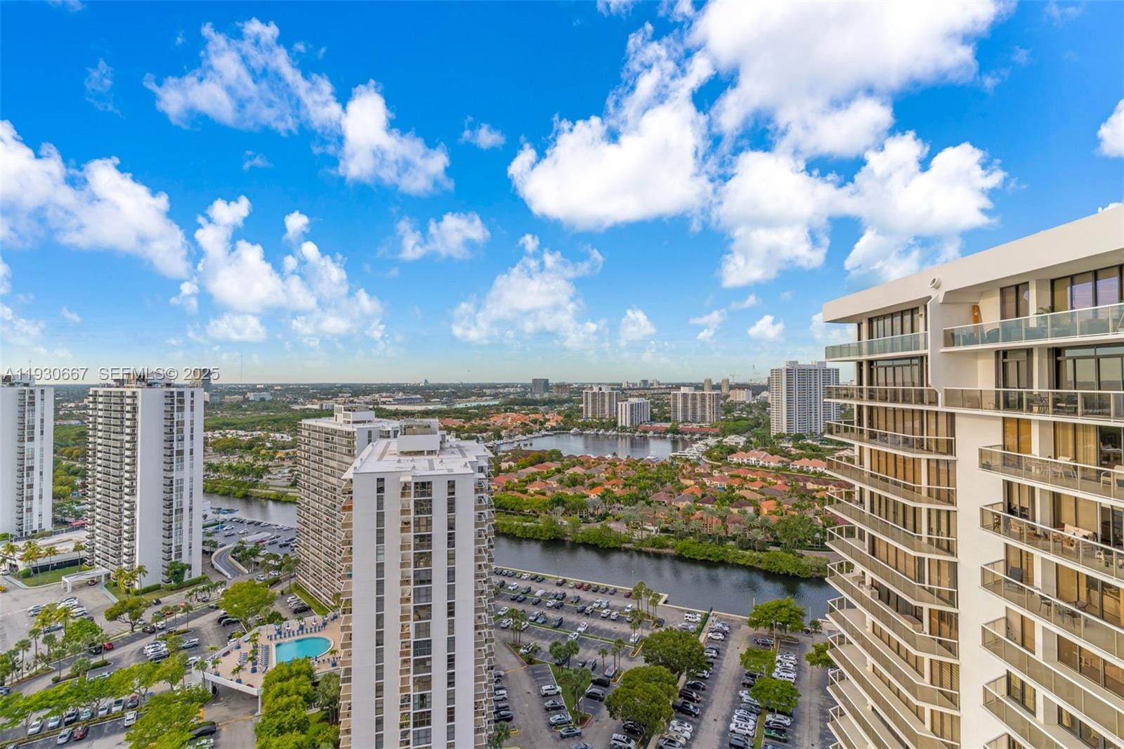 20281 E Country Club Drive TW7, Aventura, FL 33180 photo 6